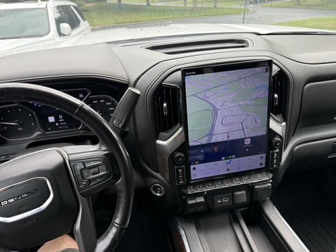 Used 2020 GMC Sierra 2500 Denali w/ Denali Ultimate Package AWD/4WD image 2