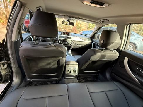 Used 2017 BMW 320i Sedan image 11