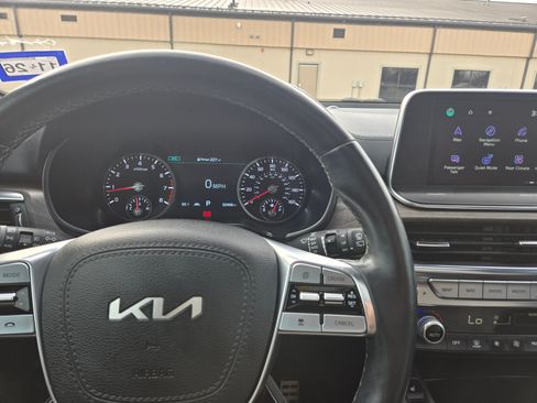 Used 2022 Kia Telluride SX w/ SX Prestige Package image 29