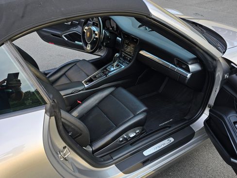 Used 2013 Porsche 911 Carrera S image 9