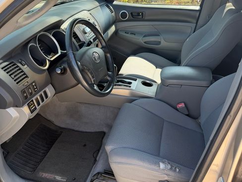 Used 2006 Toyota Tacoma PreRunner RWD image 6