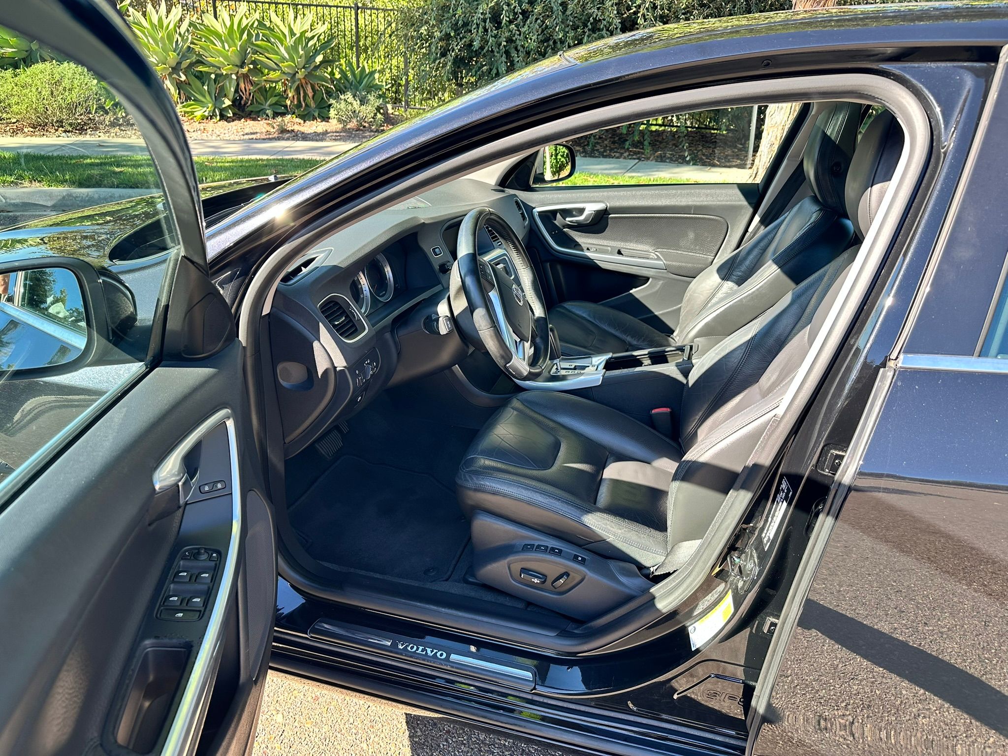 Used 2012 Volvo S60 T6 AWD/4WD image 6