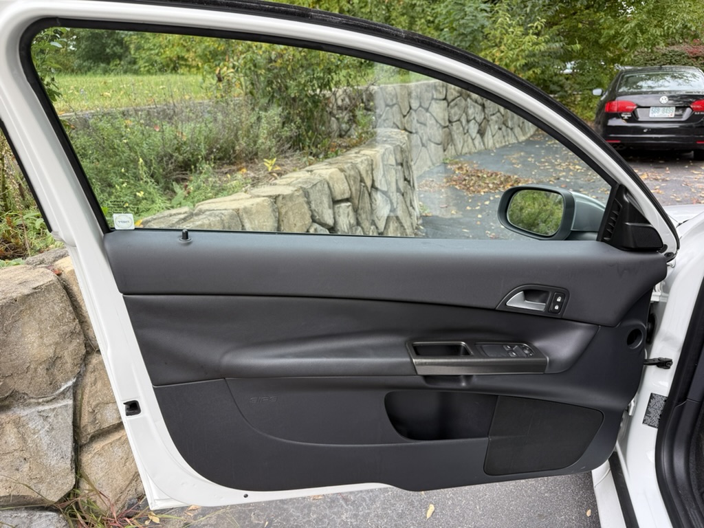 Used 2013 Volvo C30 T5 R-Design FWD image 12