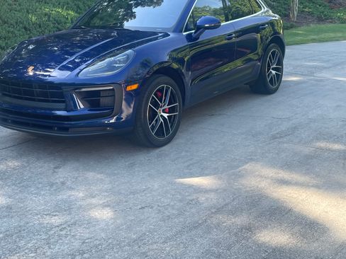 Used 2022 Porsche Macan S AWD/4WD image 2