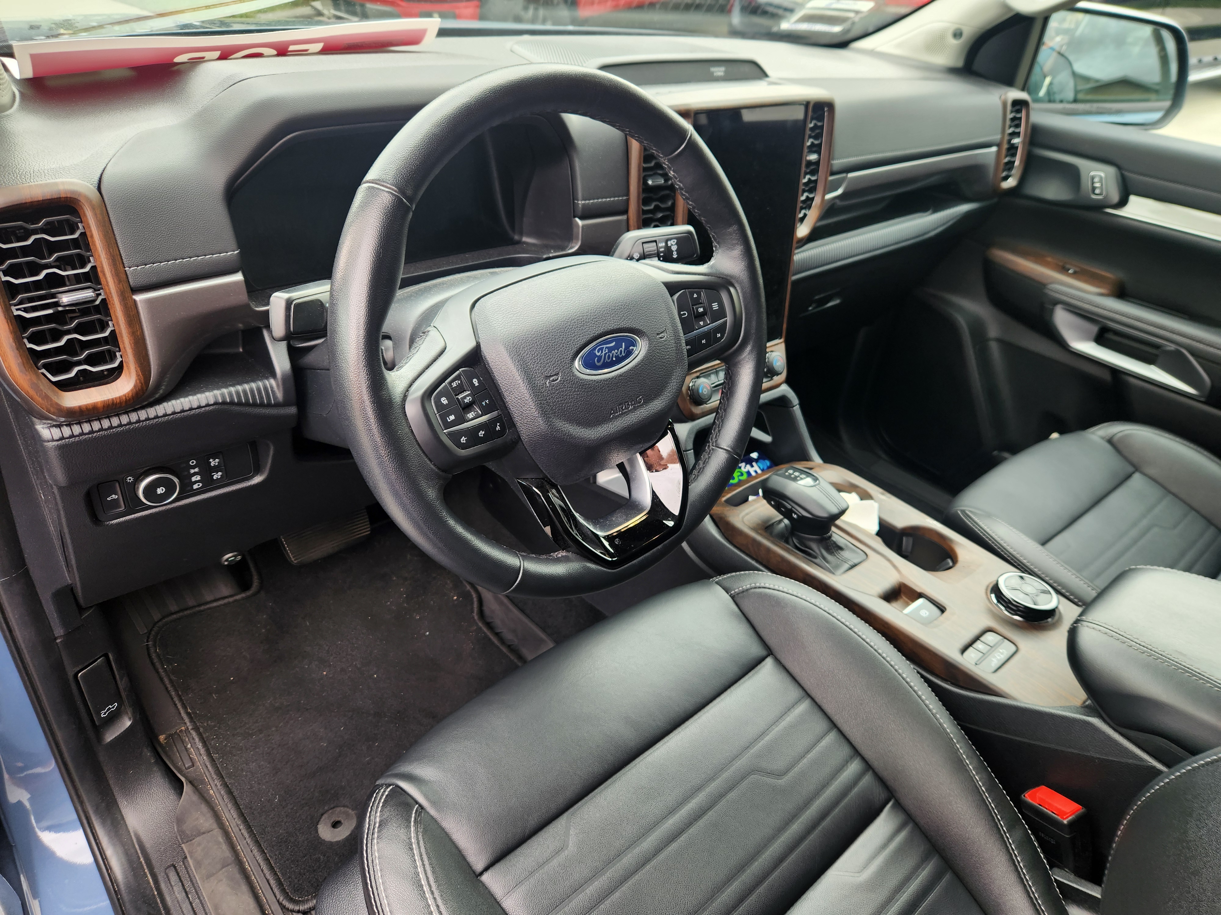 Used 2024 Ford Ranger Lariat w/ FX4 Off-Road Package AWD/4WD image 10