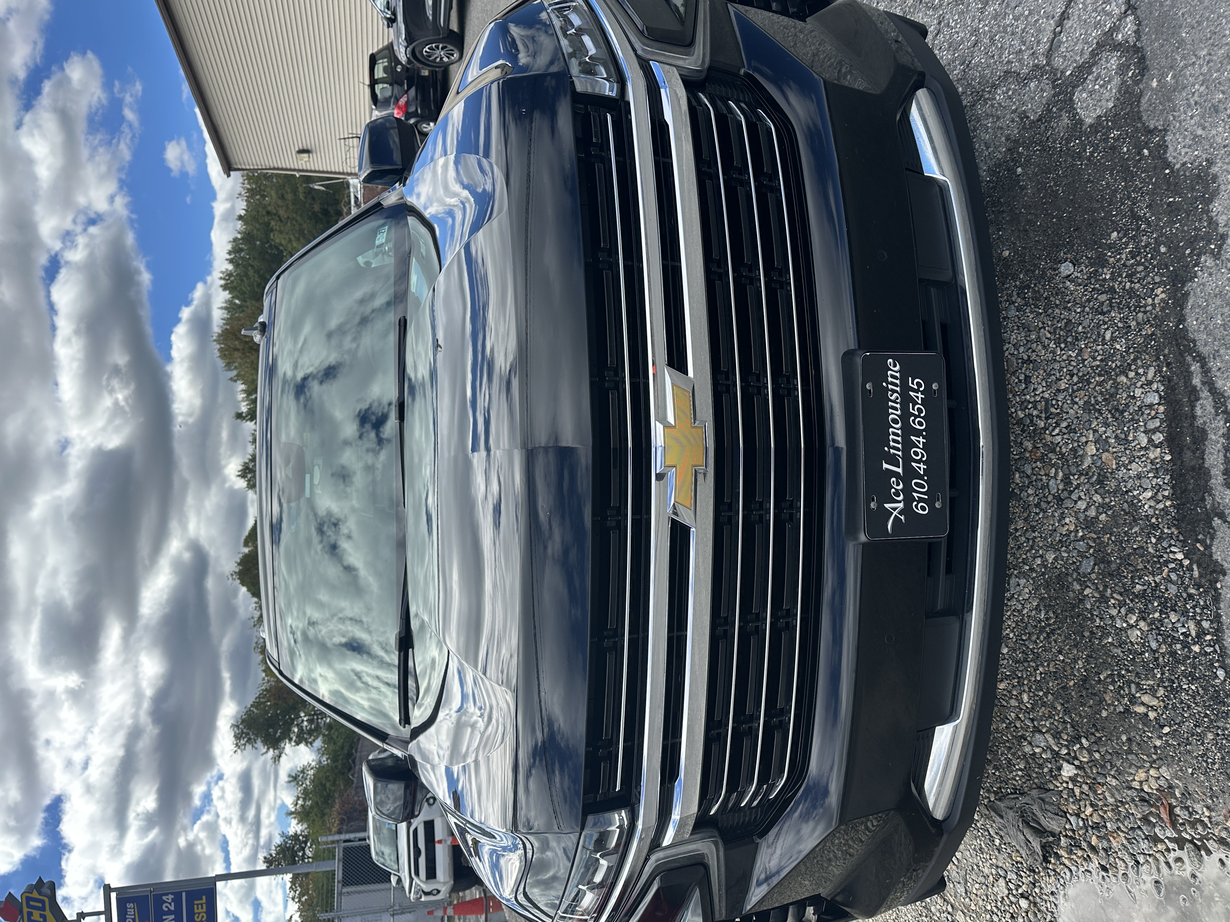 Used 2024 Chevrolet Suburban LT AWD/4WD image 2