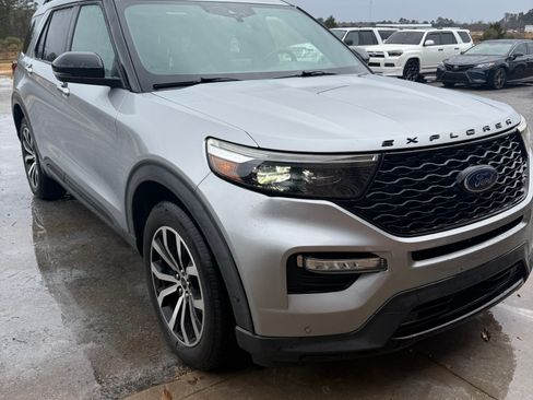 Used 2020 Ford Explorer ST w/ Premium Technology Package image 2