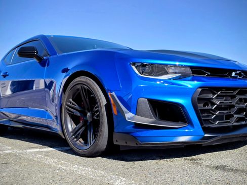Used 2018 Chevrolet Camaro ZL1 image 4