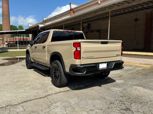 Used 2022 Chevrolet Silverado 1500 ZR2 w/ Technology Package AWD/4WD image 10