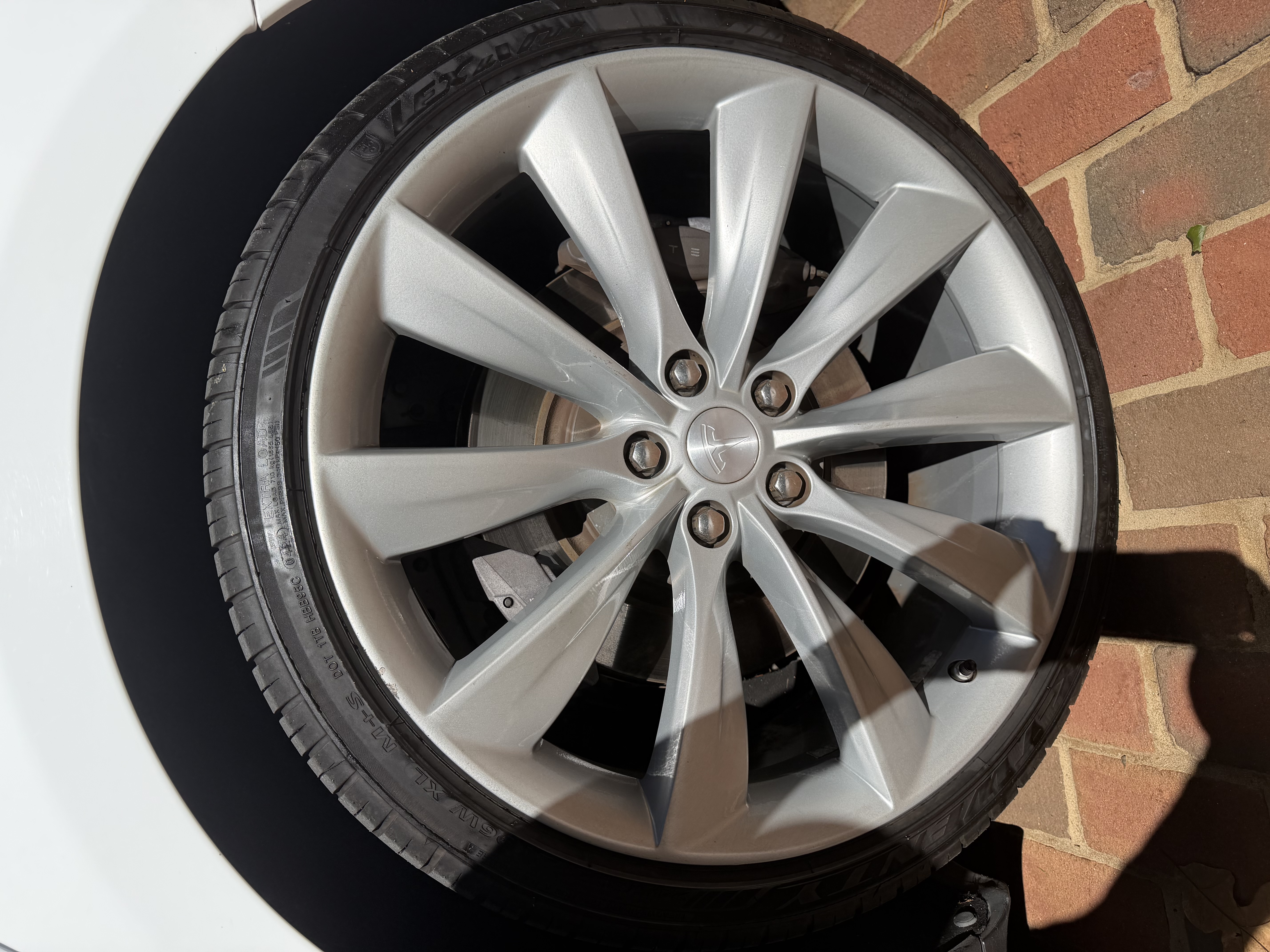 Used 2016 Tesla Model S 85 RWD image 11