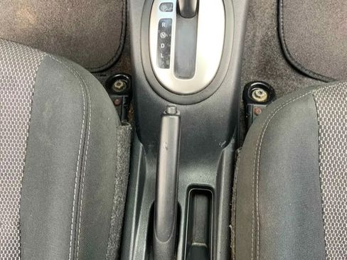 Used 2016 Nissan Versa SV image 6