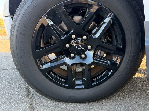 Used 2024 Chevrolet Silverado 1500 RST w/ Rally Edition RWD image 16