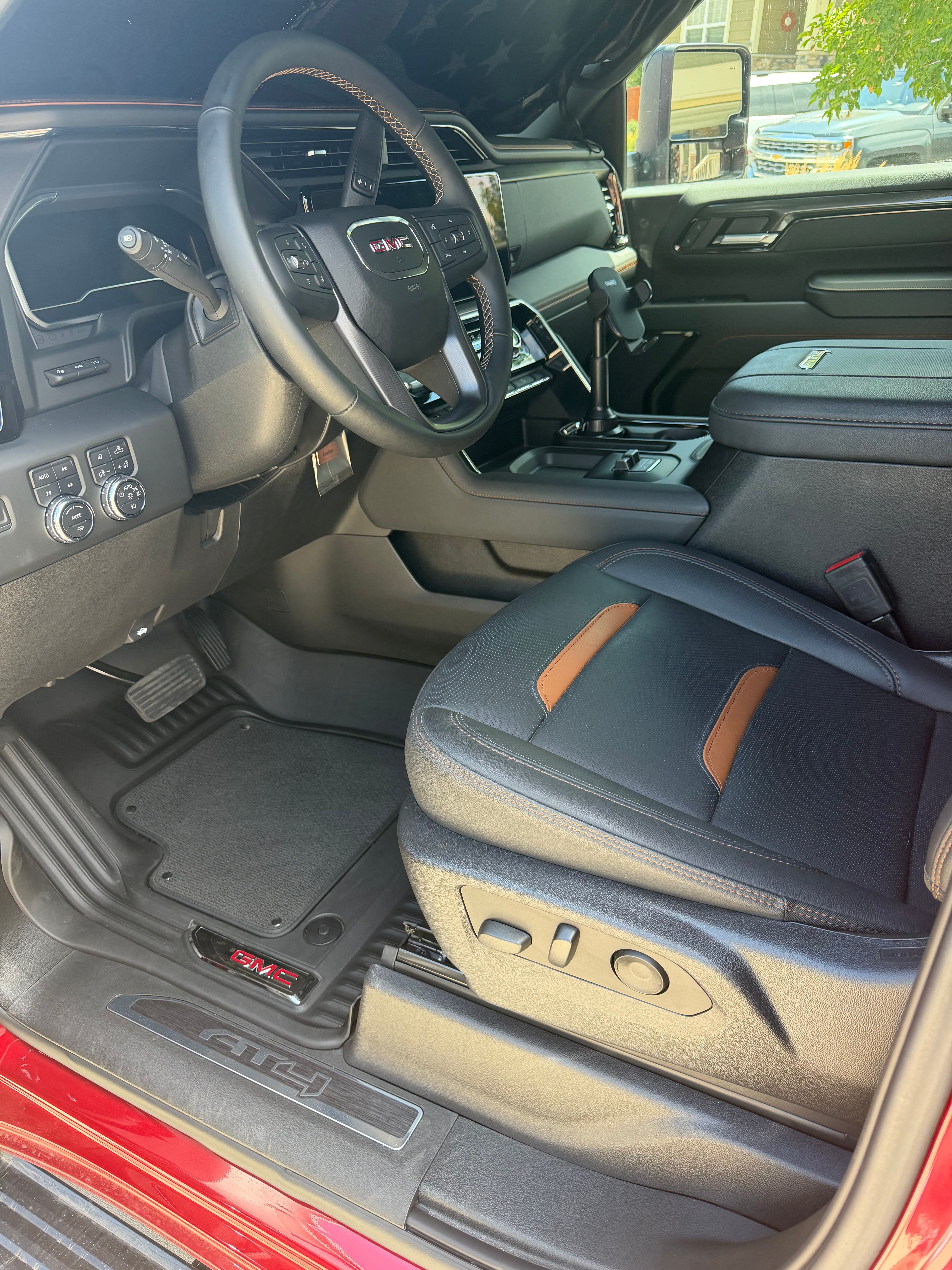 Used 2024 GMC Sierra 2500 AT4 w/ AT4 Premium Plus Package AWD/4WD image 21