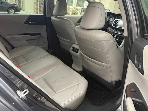 Used 2016 Honda Accord EX-L image 16