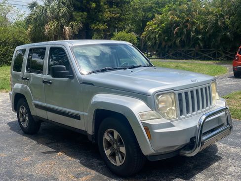 Used 2008 Jeep Liberty Sport image 11