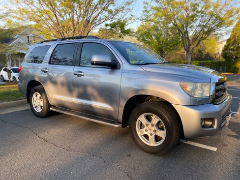 Used 2010 Toyota Sequoia SR5 image 14