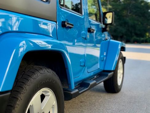 Used 2011 Jeep Wrangler Unlimited Sahara w/ Connectivity Group image 11