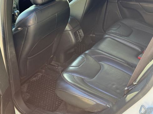 Used 2016 Jeep Cherokee Trailhawk w/ Leather Interior Group AWD/4WD image 8