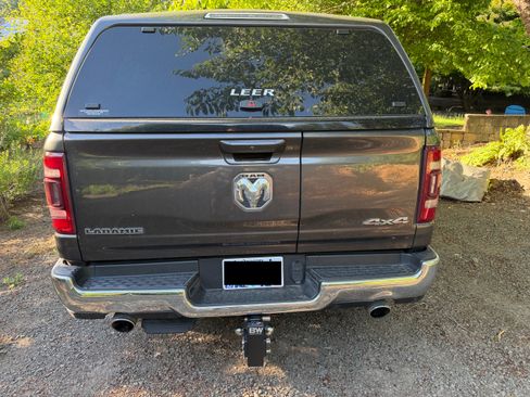 Used 2024 RAM 1500 Laramie AWD/4WD image 9