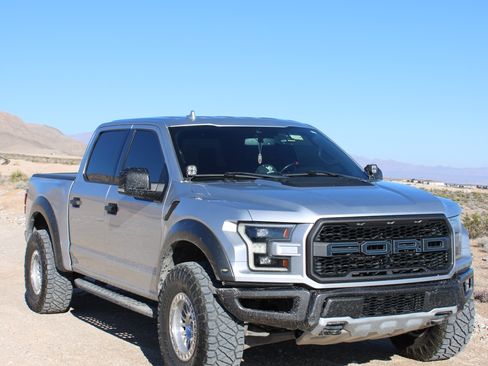 Used 2019 Ford F150 Raptor w/ Equipment Group 801A Mid image 5