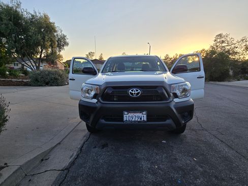 Used 2015 Toyota Tacoma 2WD Access Cab image 12