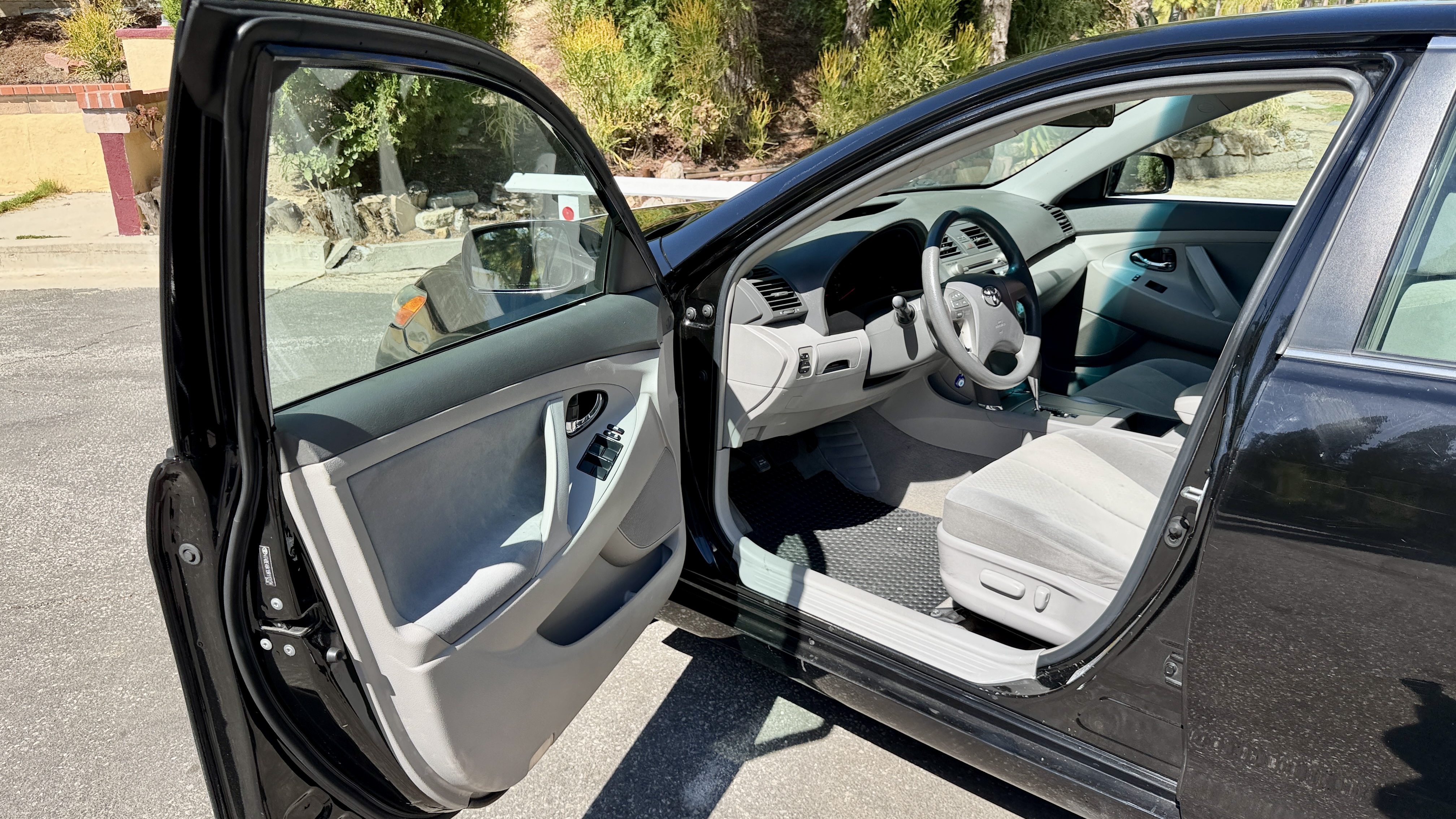 Used 2009 Toyota Camry SE FWD image 16