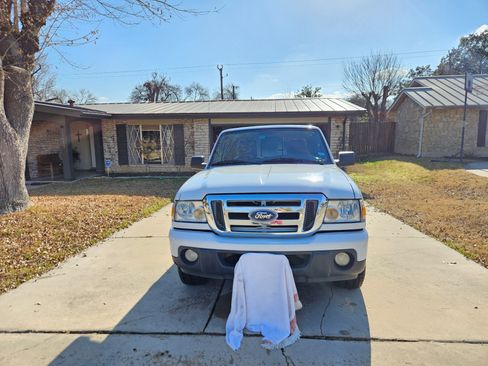 Used 2011 Ford Ranger XLT image 6