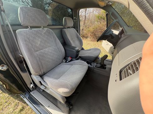 Used 2004 Toyota Tacoma Pickup 2D 6 ft image 13