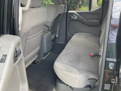Used 2012 Nissan Frontier SV RWD image 9