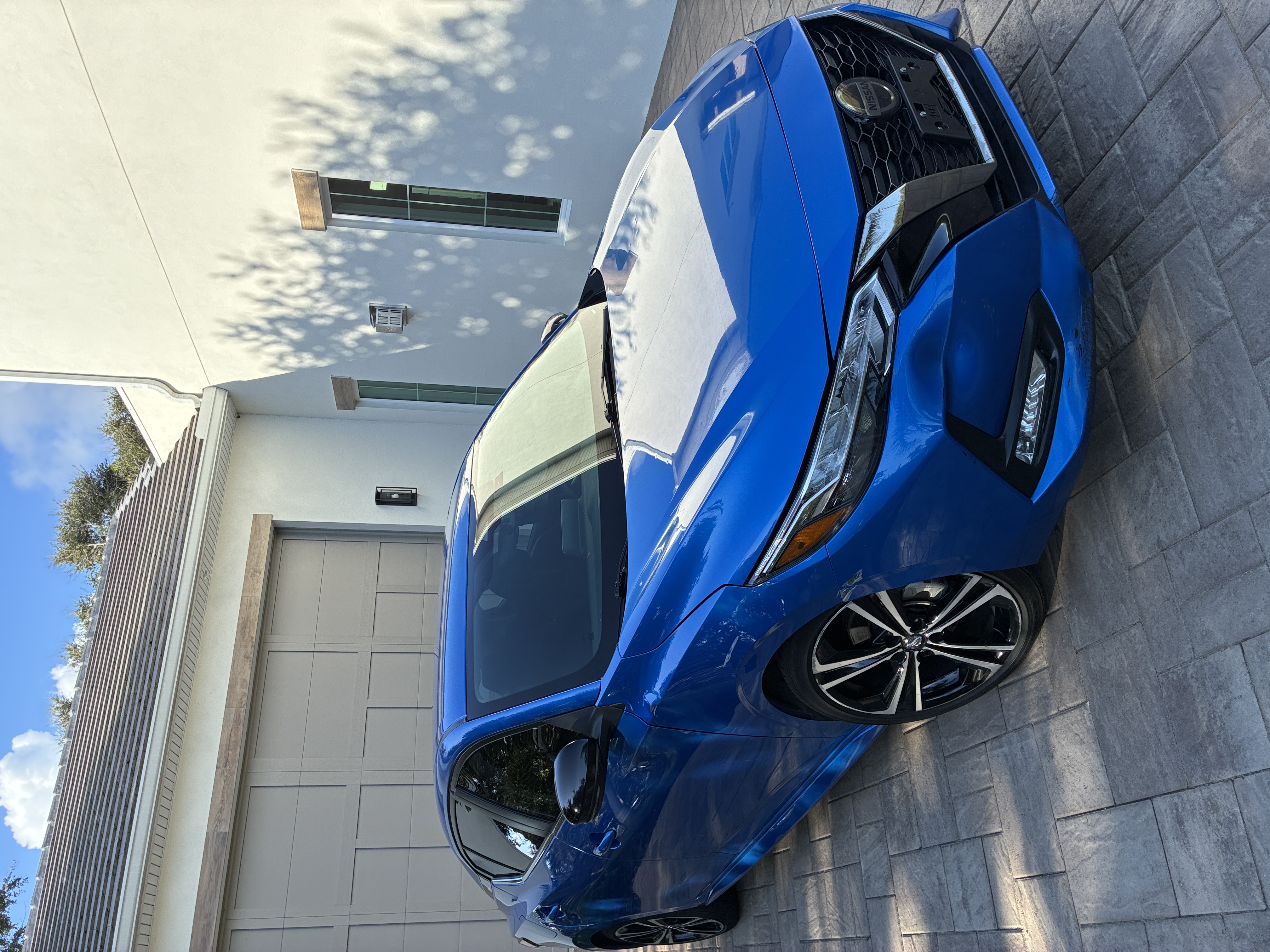 Used 2020 Nissan Sentra SR w/ Electronics Package FWD image 4