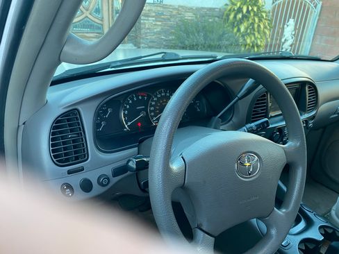 Used 2005 Toyota Sequoia SR5 w/ Convenience Pkg image 18