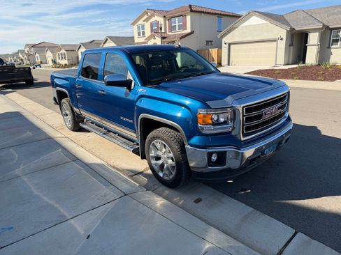 Used 2015 GMC Sierra 1500 SLT w/ SLT Crew Cab Value Package image 1
