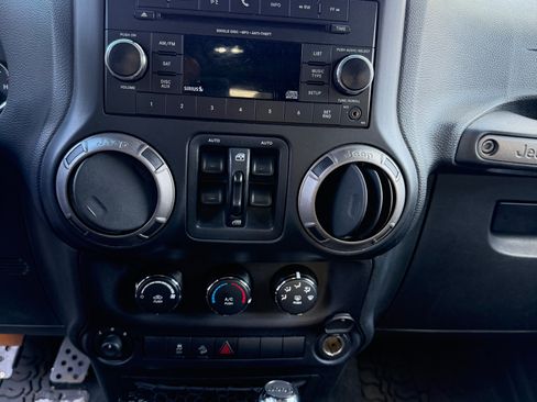 Used 2015 Jeep Wrangler Unlimited Sport w/ Quick Order Package 24S image 9