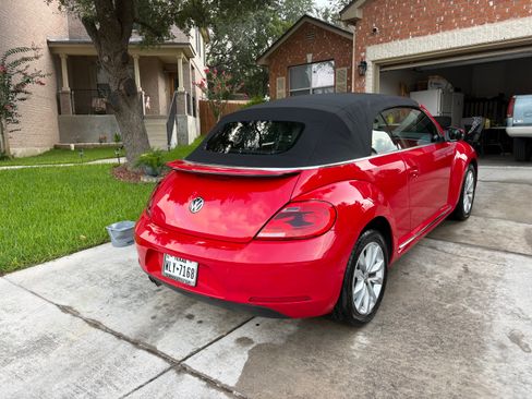 Used 2014 Volkswagen Beetle TDI FWD image 4