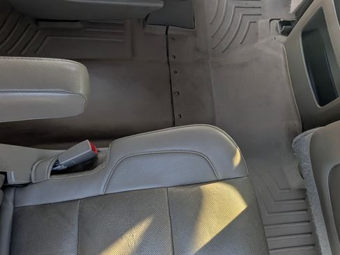 Used 2015 Chevrolet Suburban LTZ image 11