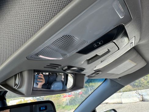 Used 2017 Toyota Sienna XLE image 23