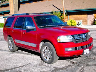 Used 2007 Lincoln Navigator Luxury Sport Utility 4D