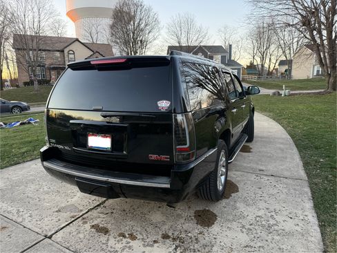 Used 2012 GMC Yukon XL Denali image 4