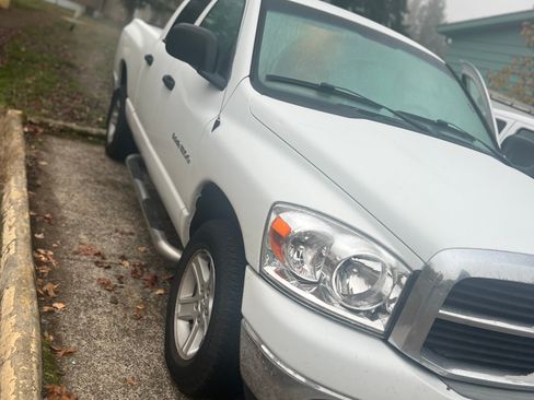 Used 2006 Dodge Ram 1500 Truck SLT image 8