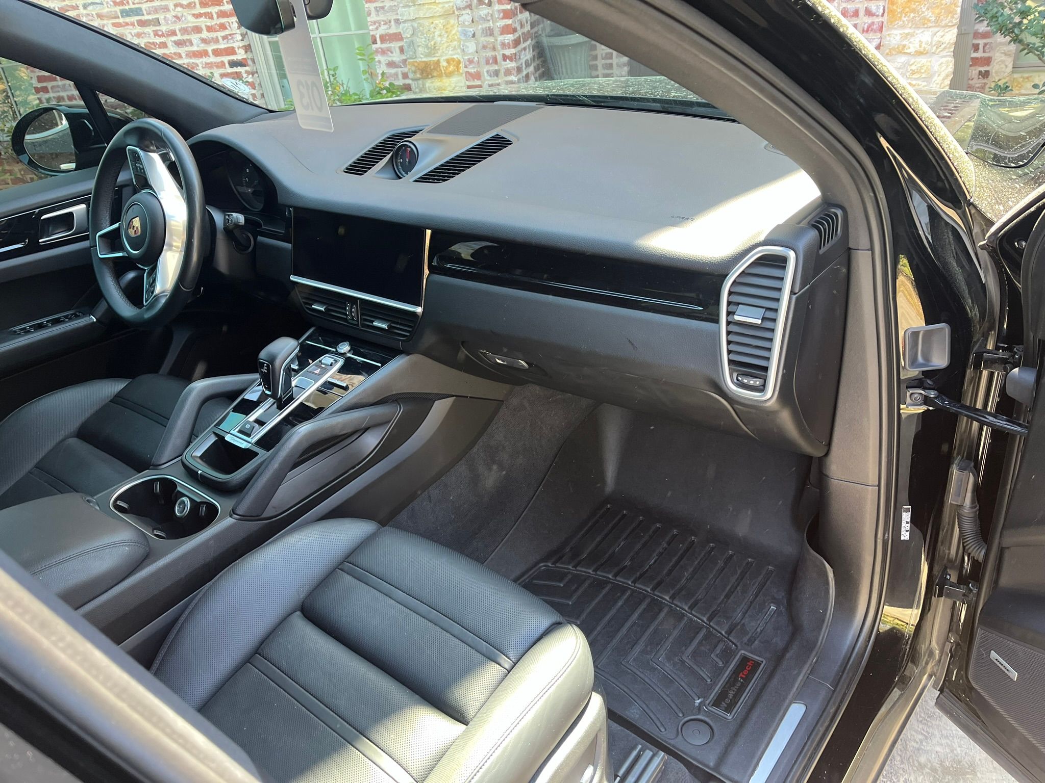 Used 2021 Porsche Cayenne AWD/4WD image 2