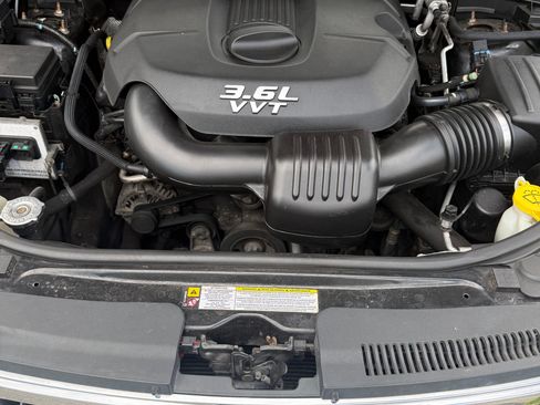 Used 2012 Jeep Grand Cherokee Laredo AWD/4WD image 2