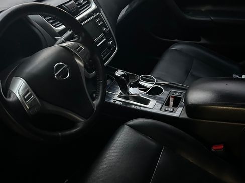 Used 2018 Nissan Altima 2.5 SL FWD image 12