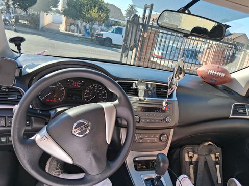 Used 2014 Nissan Sentra S image 9