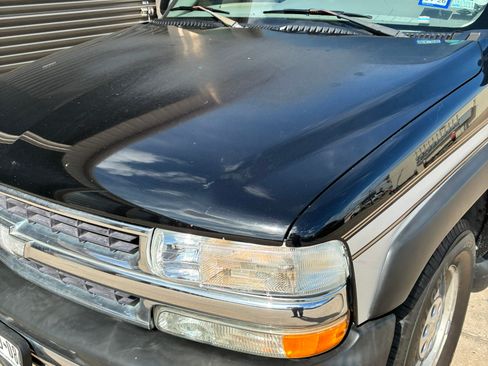 Used 2002 Chevrolet Suburban LT image 18