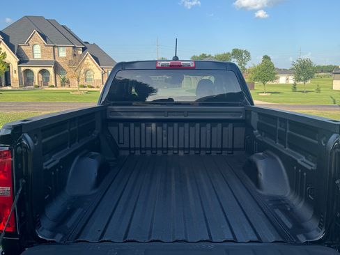 Used 2022 Chevrolet Colorado LT w/ Fleet Safety Package RWD image 10