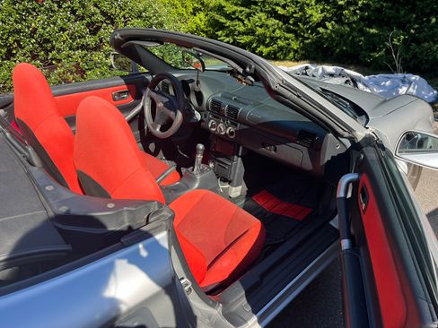 Used 2000 Toyota MR2 image 6