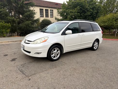 Used 2006 Toyota Sienna FWD image 1