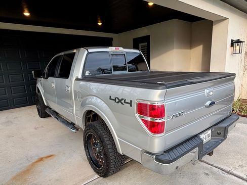 Used 2010 Ford F150 Lariat image 9