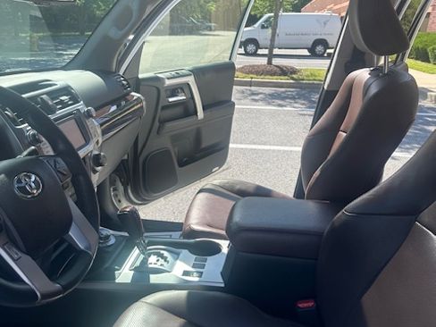 Used 2019 Toyota 4Runner Limited AWD/4WD image 5