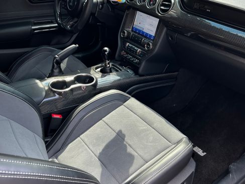 Used 2019 Ford Mustang Shelby GT350 w/ Technology Package RWD image 20